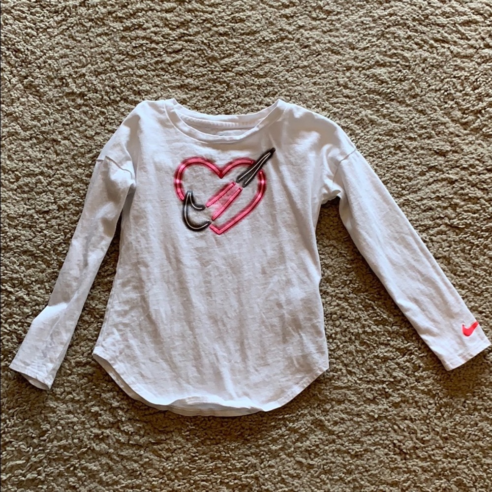 Nike girls long sleeve tee